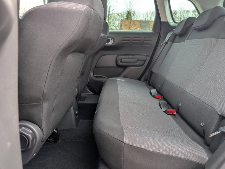 Vehicle Image 23