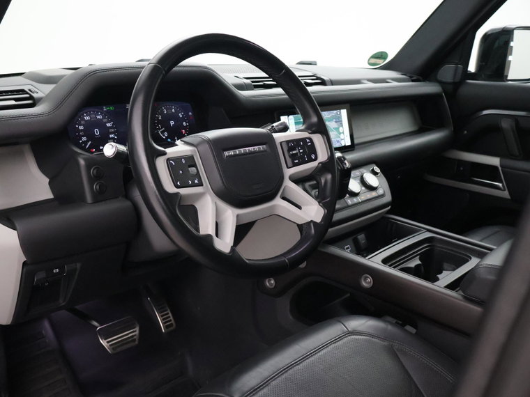 Vehicle Image 32