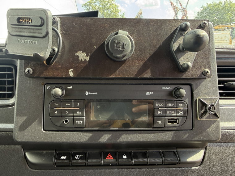 Vehicle Image 16