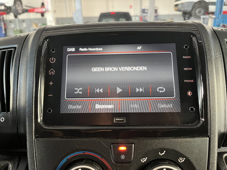 Vehicle Image 52