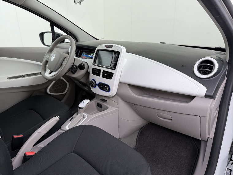 Vehicle Image 32