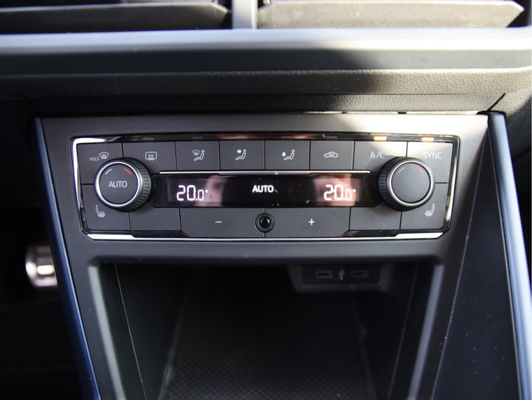 Vehicle Image 27