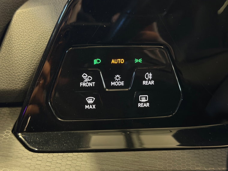 Vehicle Image 23
