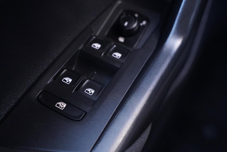 Vehicle Image 24