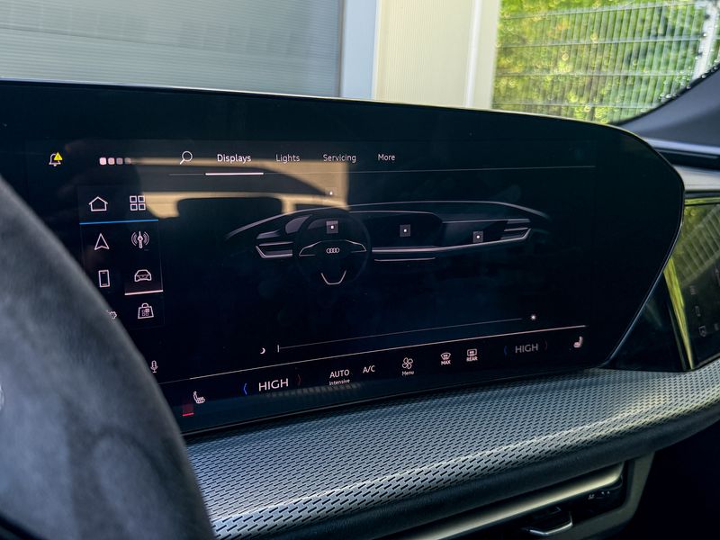 Vehicle Image 28