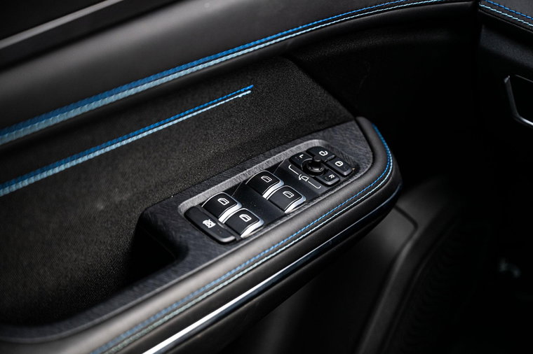 Vehicle Image 23