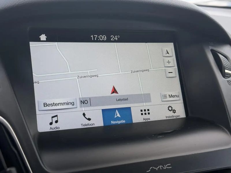 Vehicle Image 16