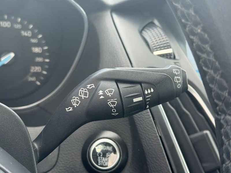 Vehicle Image 28