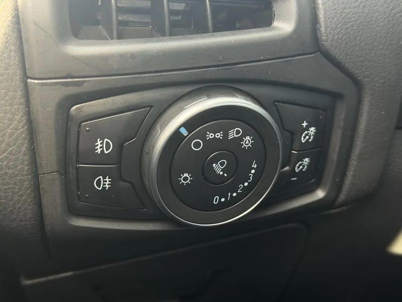 Vehicle Image 31