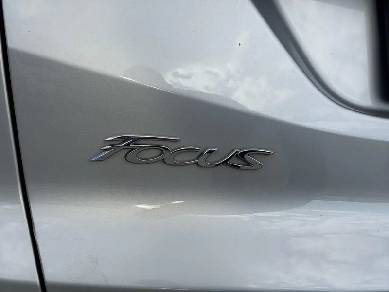 Vehicle Image 33