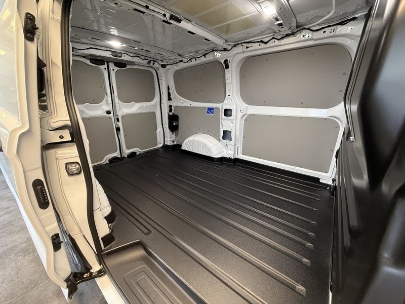 Vehicle Image 22