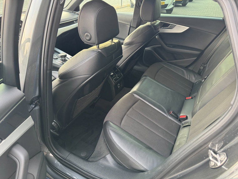 Vehicle Image 17