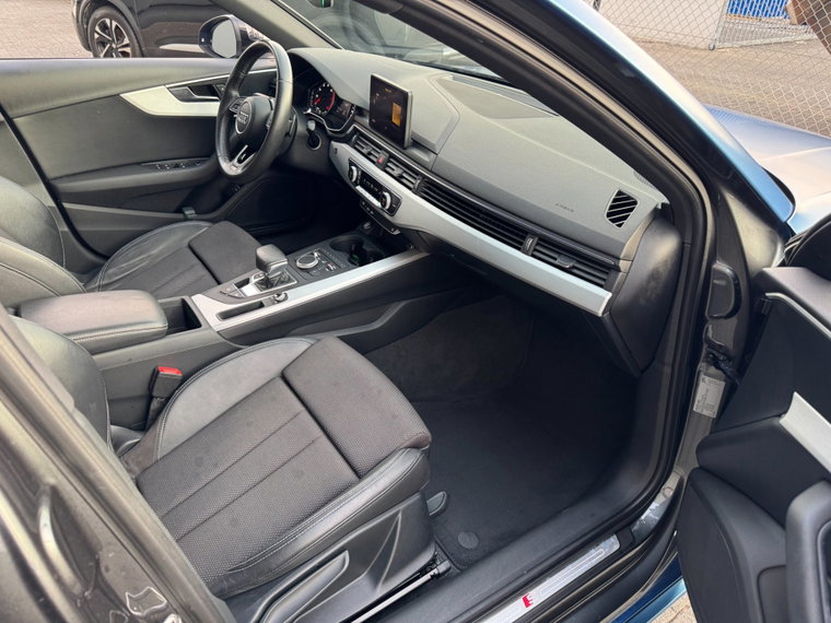 Vehicle Image 28