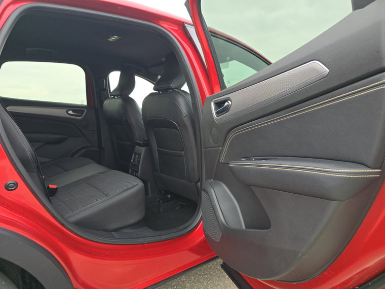 Vehicle Image 32