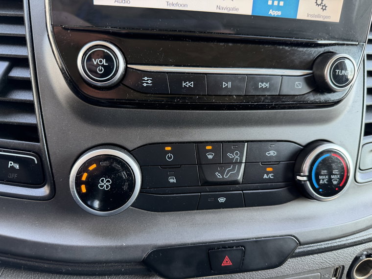 Vehicle Image 28
