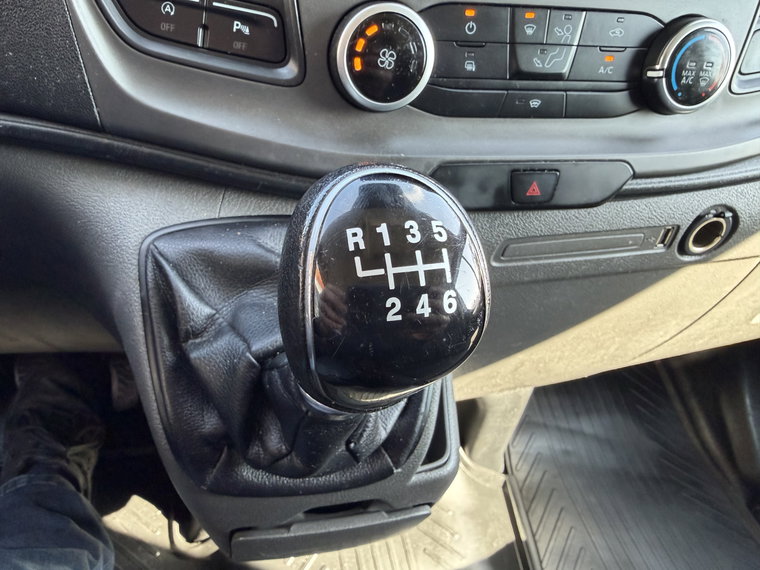 Vehicle Image 29