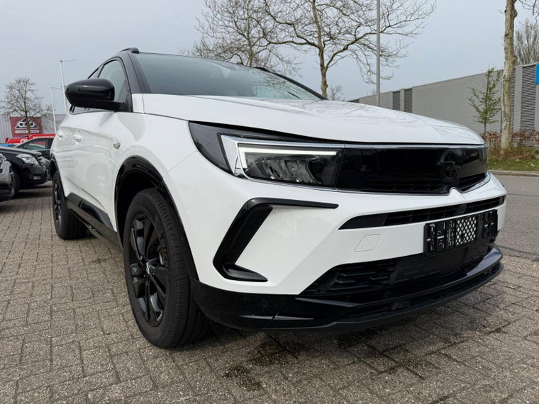 Vehicle Image 21