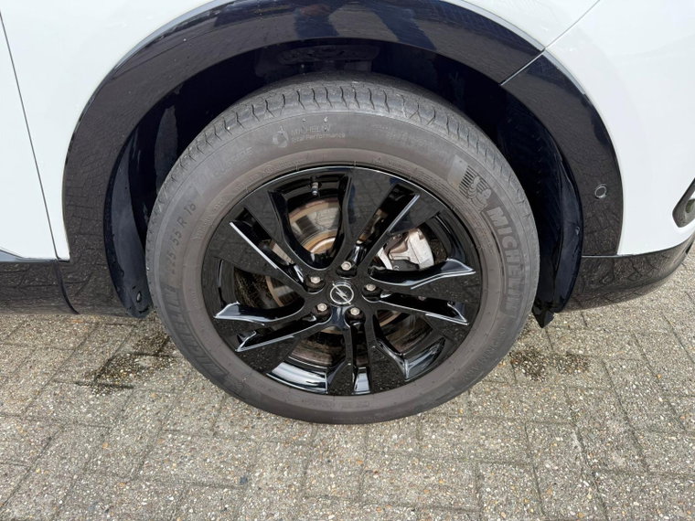 Vehicle Image 22