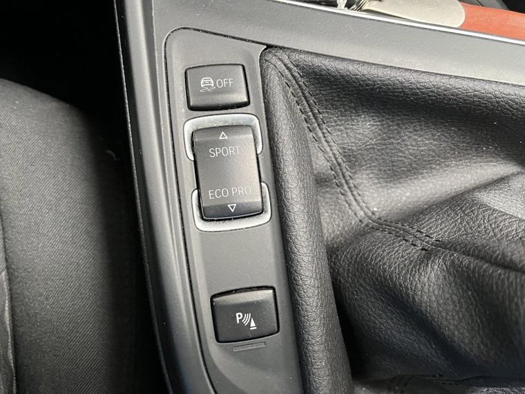 Vehicle Image 27