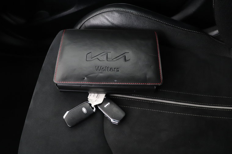 Vehicle Image 32