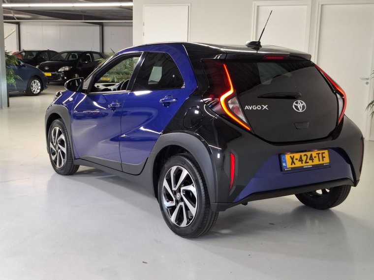 Vehicle Image 7