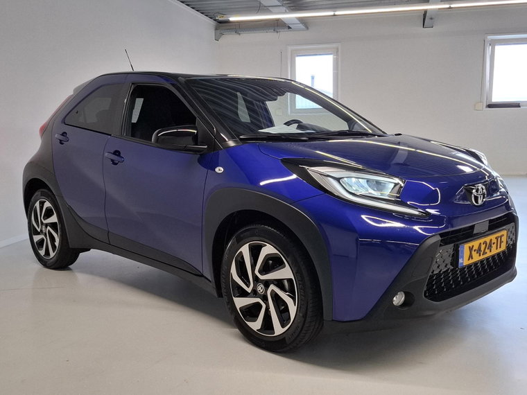 Vehicle Image 9