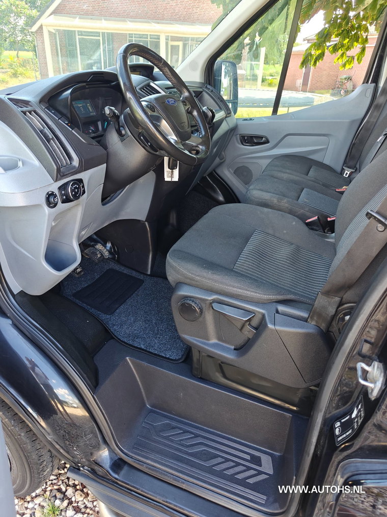 Vehicle Image 18