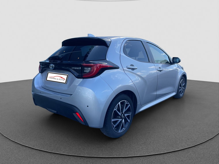 Vehicle Image 10