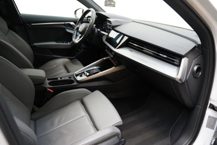 Vehicle Image 38