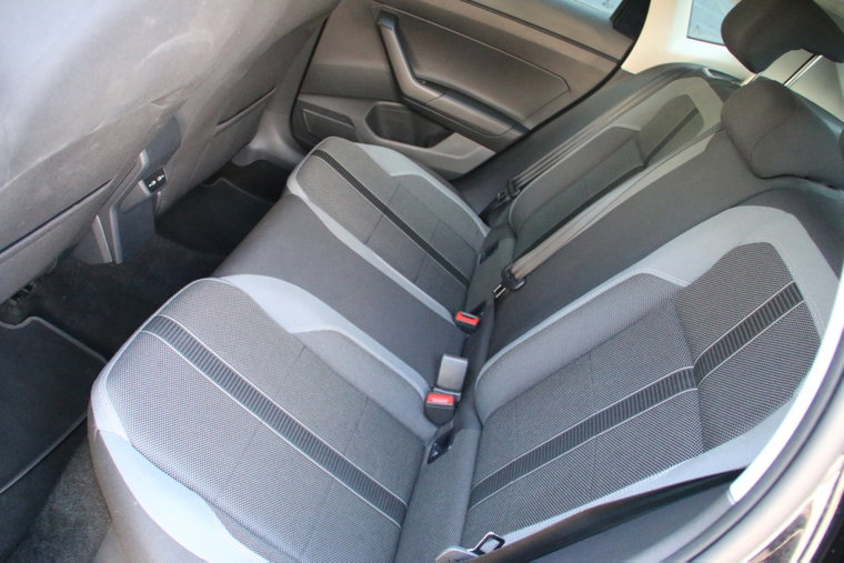 Vehicle Image 23