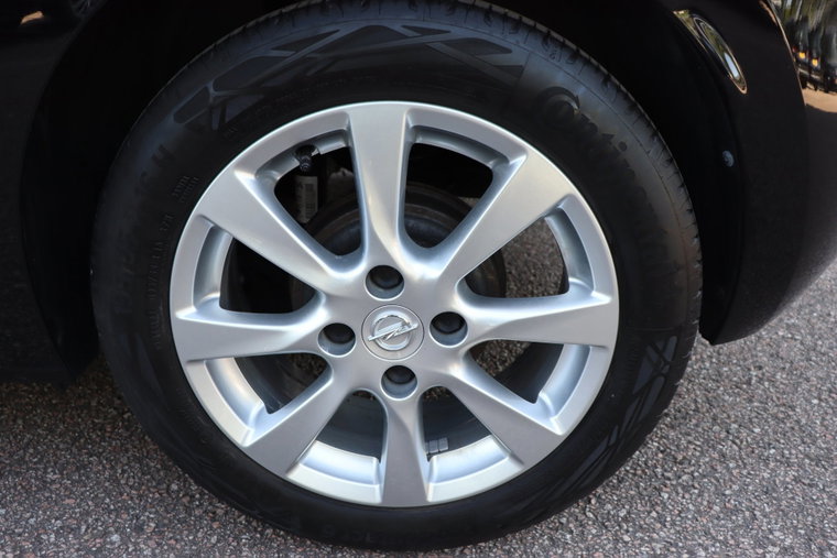 Vehicle Image 17