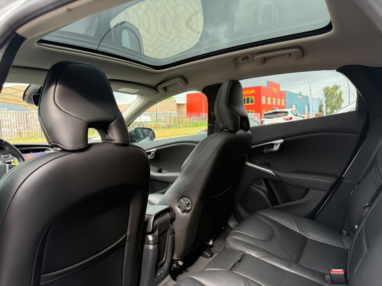 Vehicle Image 22