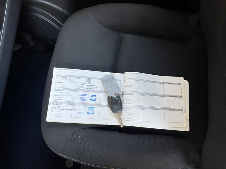 Vehicle Image 37