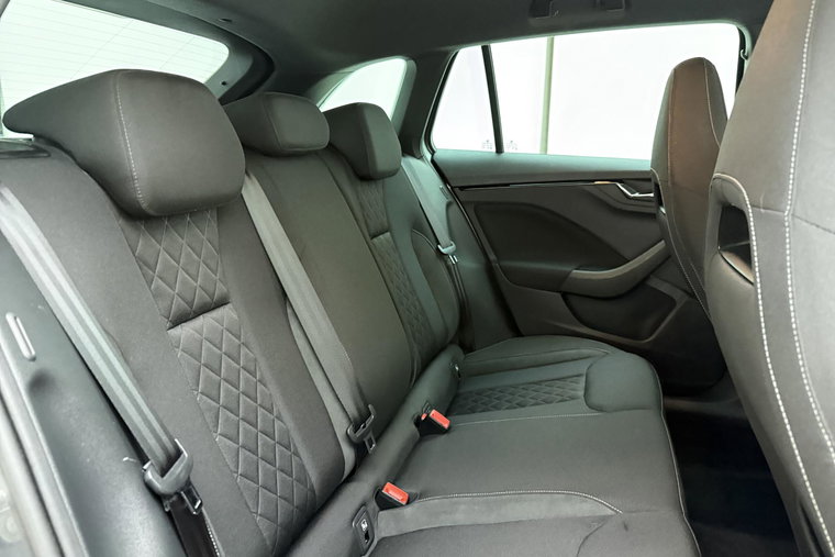 Vehicle Image 13