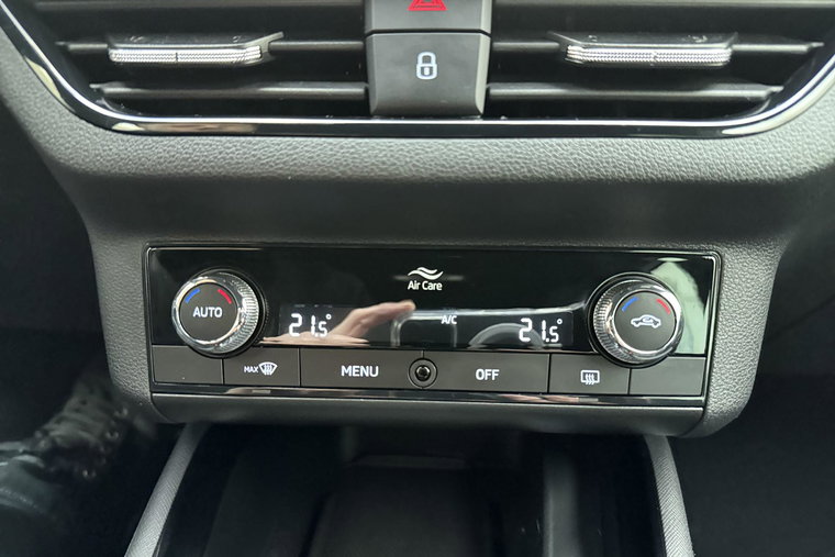 Vehicle Image 26