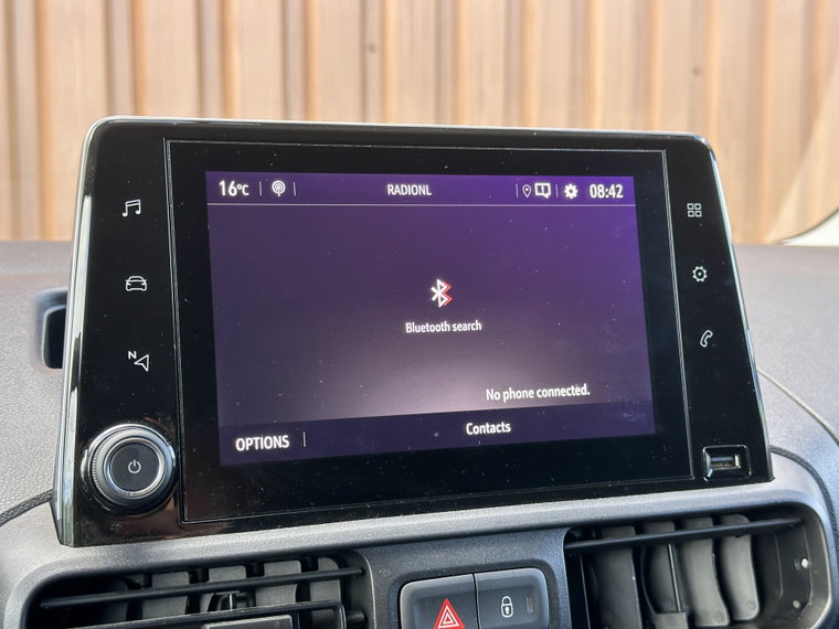 Vehicle Image 16