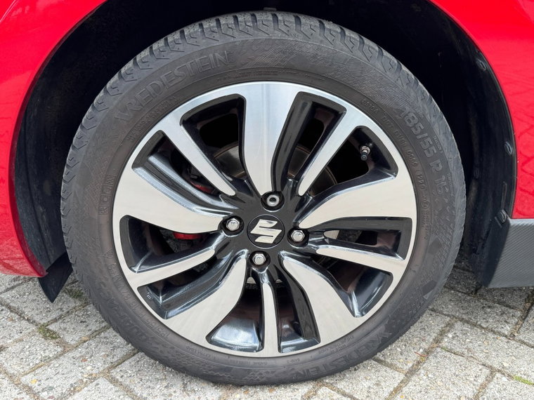 Vehicle Image 16