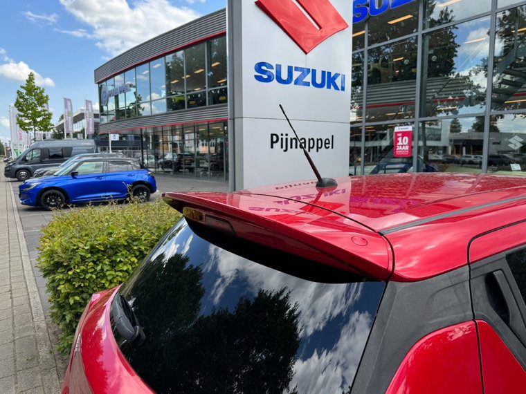 Vehicle Image 11