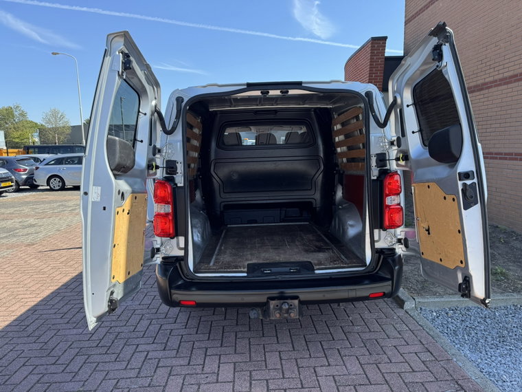 Vehicle Image 26