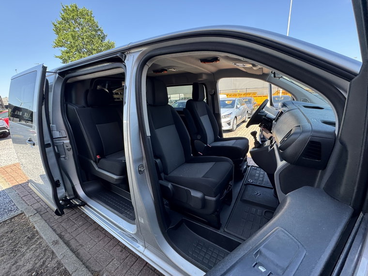 Vehicle Image 30