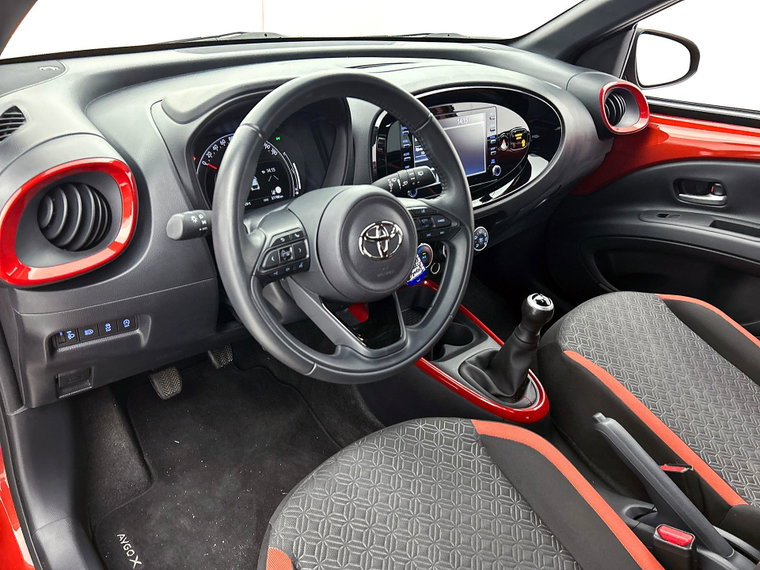 Vehicle Image 12