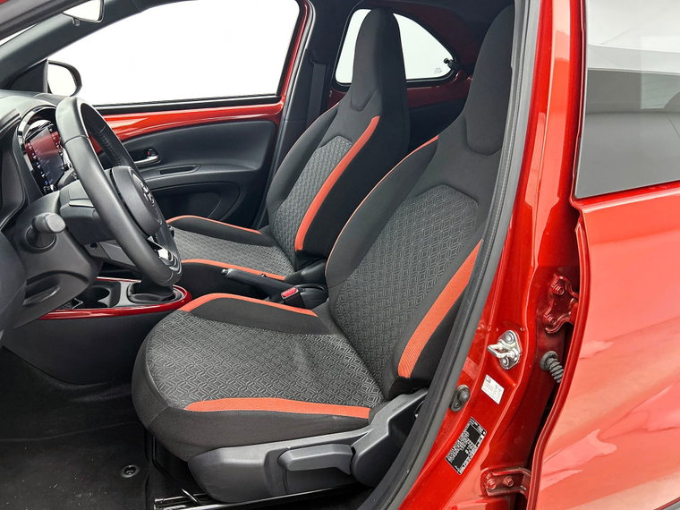 Vehicle Image 13