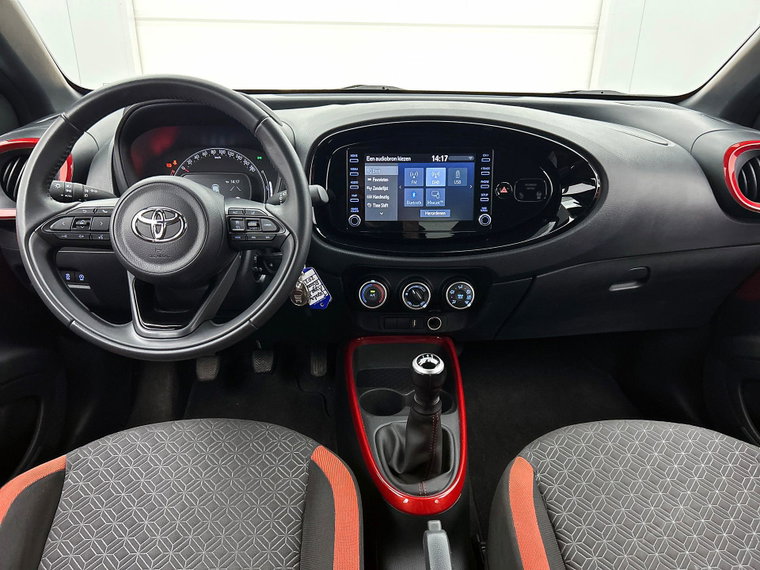 Vehicle Image 14