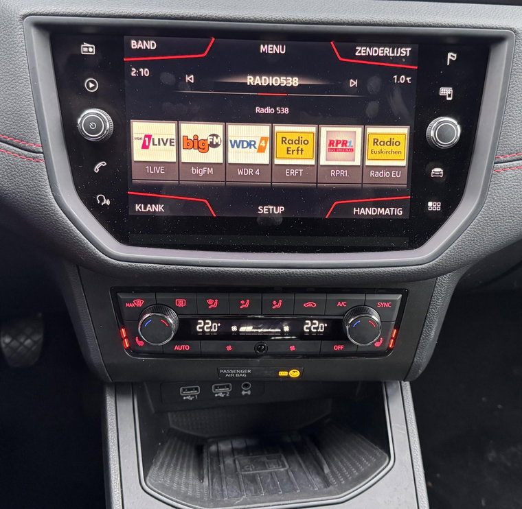 Vehicle Image 10
