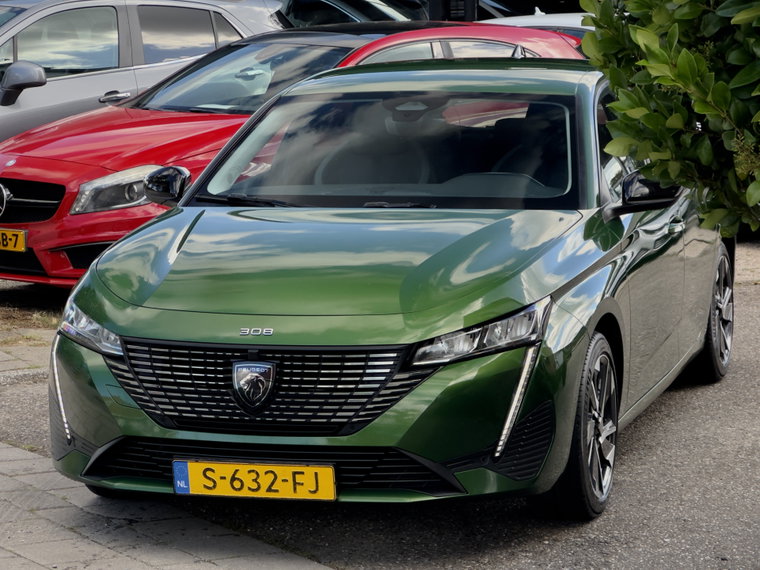 Vehicle Image 9