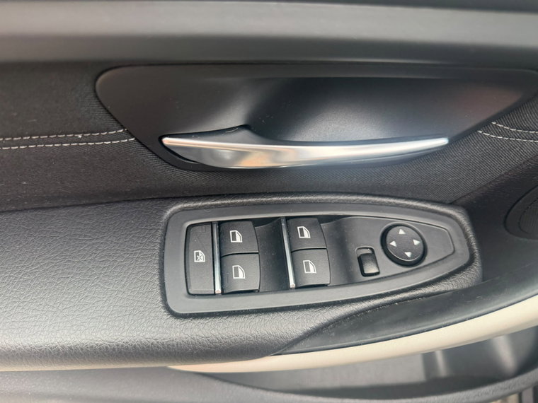 Vehicle Image 28