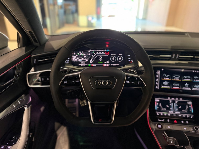 Vehicle Image 25