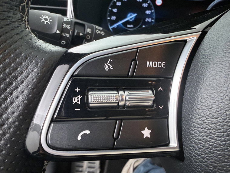 Vehicle Image 28
