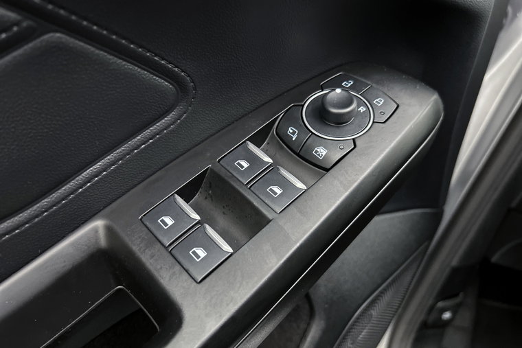 Vehicle Image 22