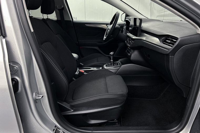 Vehicle Image 32